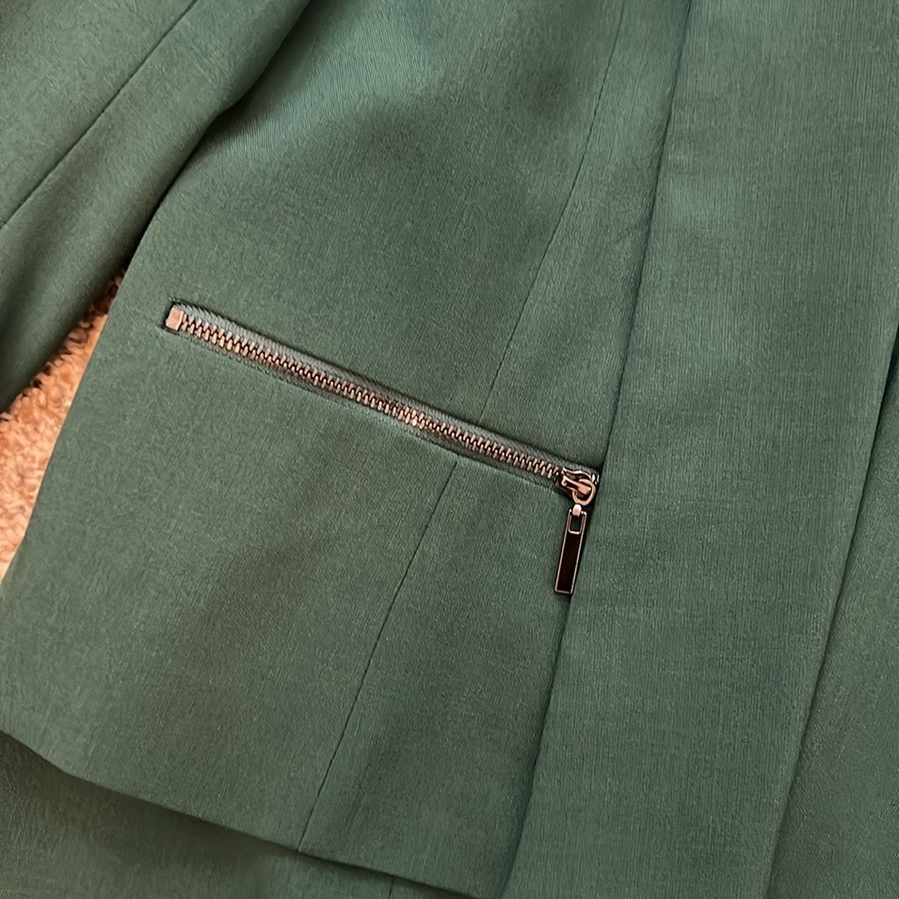Black Label by Evan Picone Green Blazer & Skirt Suit Set - Picture 3 of 11
